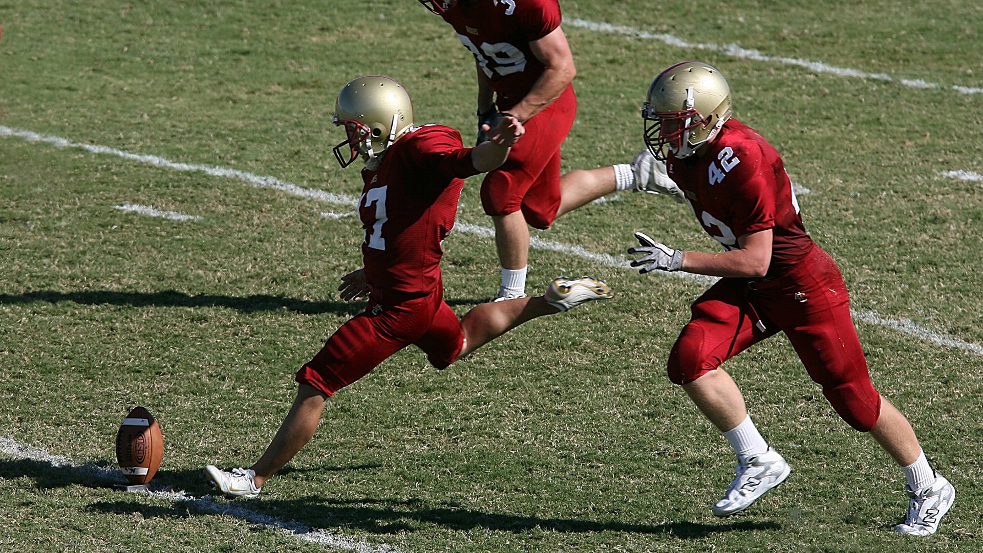 开云-辽宁队连续得分狂潮压制老鹰，克莱·汤普森实力回归证明巨星价值